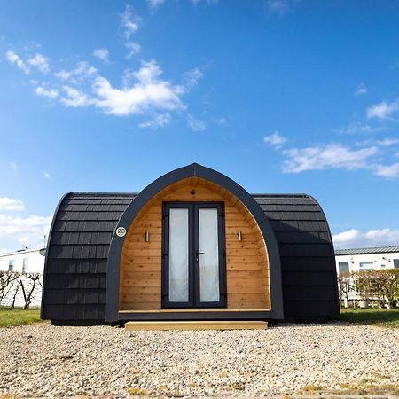 Hotel Camping Pods, Dovercourt Holiday Park Harwich Exterior foto